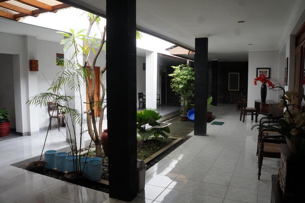 Hotel Kirana Yogyakarta Ngoại thất bức ảnh