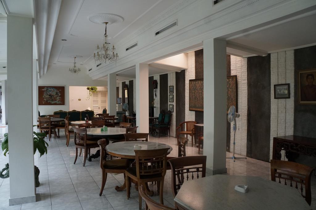 Hotel Kirana Yogyakarta Ngoại thất bức ảnh